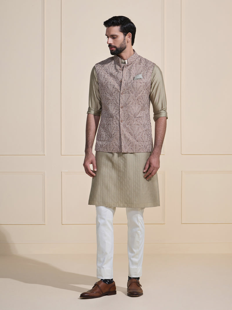 IMPERIAL THREADS: THE QUINTESSENTIAL FESTIVE WAISTCOAT