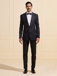 THE SABLE CHARM: THE QUINTESSENTIAL BLACK TUXEDO