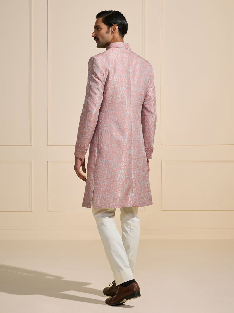 THE REGAL MAUVE: THE QUINTESSENTIAL ACHKAN