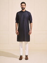 SLEEK NIGHTFALL: BLACK KURTA OF MINIMAL ELEGANCE