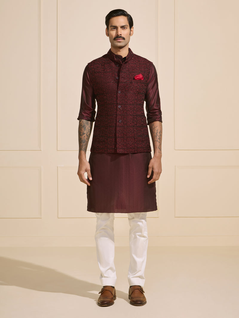 WINE MYSTIQUE GRANDEUR: A DAZZLING WAISTCOAT