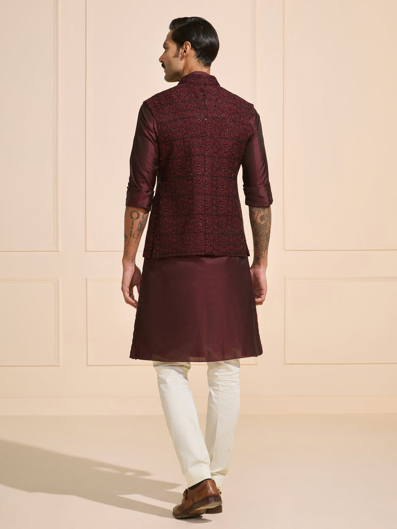 WINE MYSTIQUE GRANDEUR: A DAZZLING WAISTCOAT