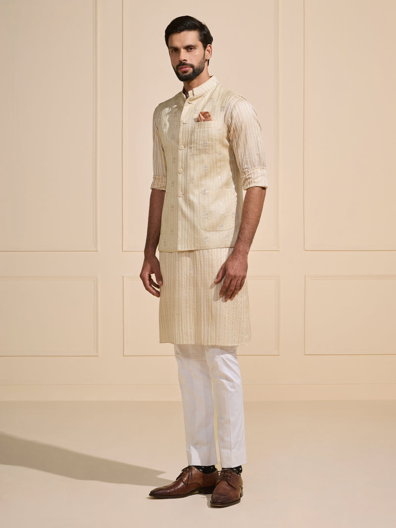 IVORY SILKSCAPE: TEXTURED LUXE WAISTCOAT