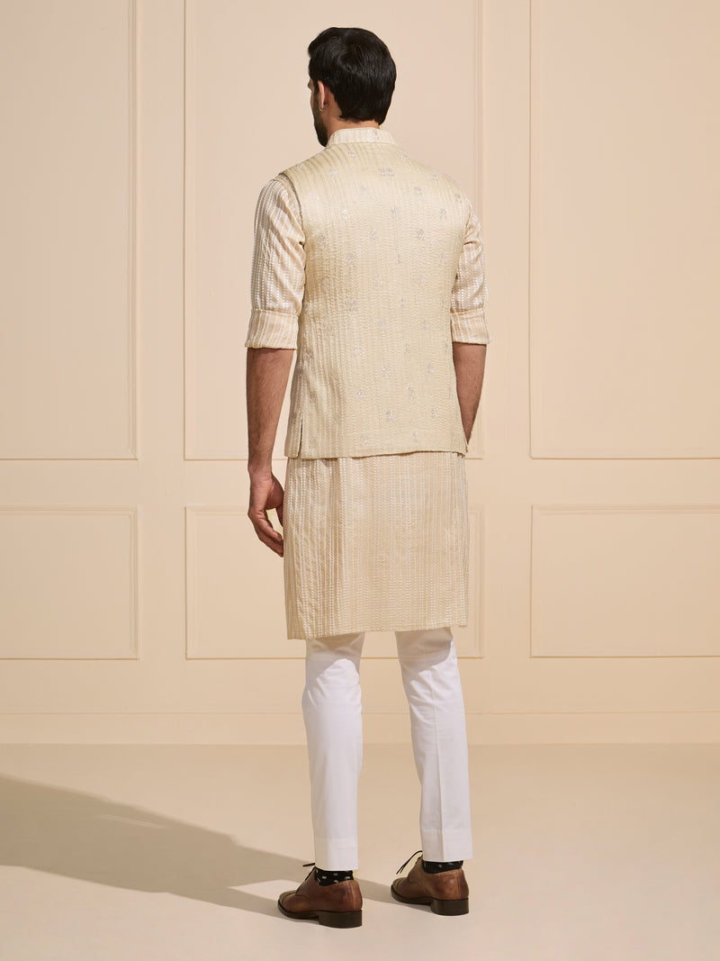 IVORY SILKSCAPE: TEXTURED LUXE WAISTCOAT