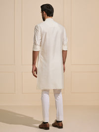 THE SERENE SIMPLICITY: MINIMAL LUXE WHITE KURTA