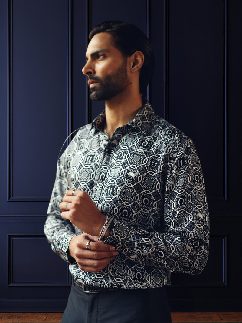MONOCHROME MOTIF SHIRT