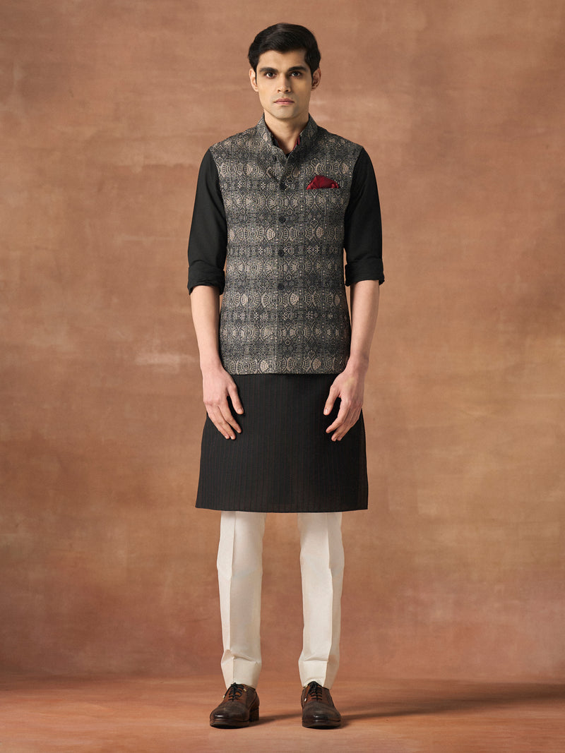 LAYERED IMPRINT WAISTCOAT