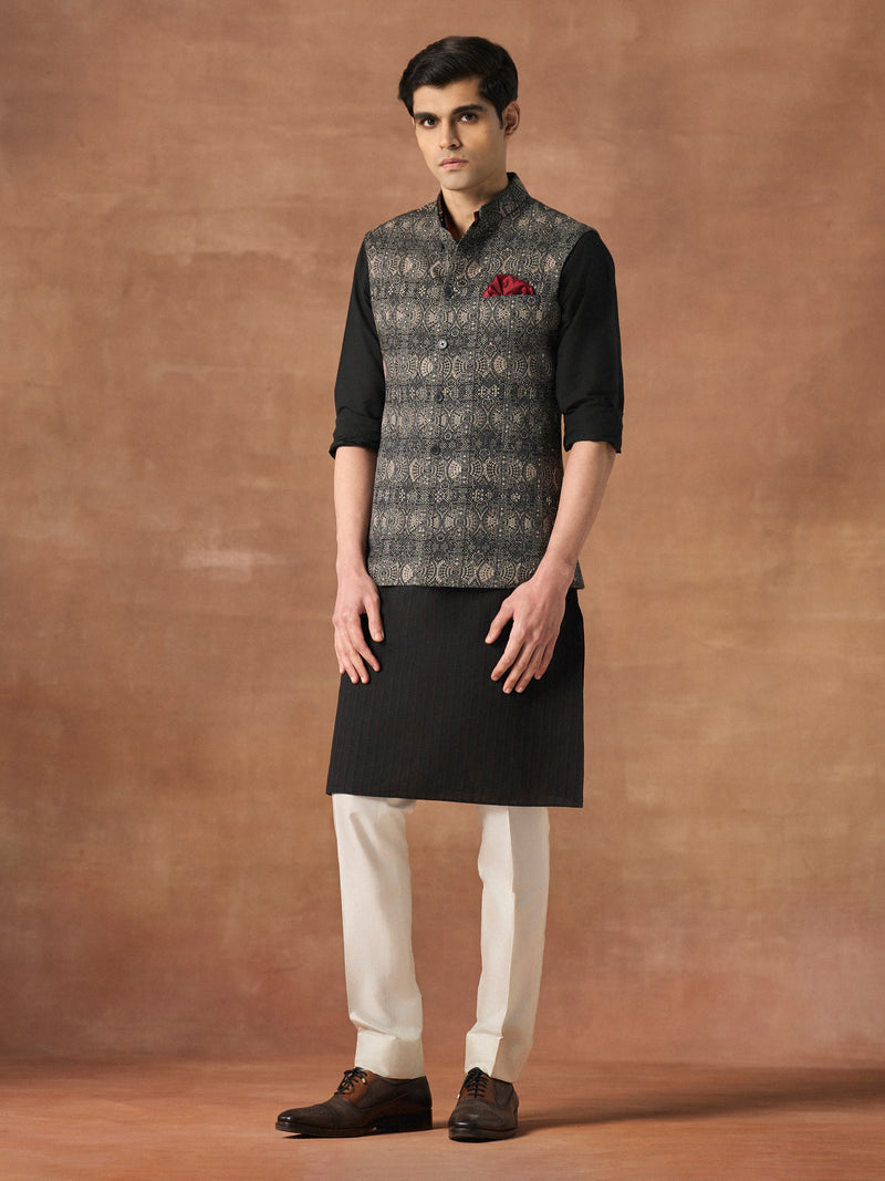 LAYERED IMPRINT WAISTCOAT