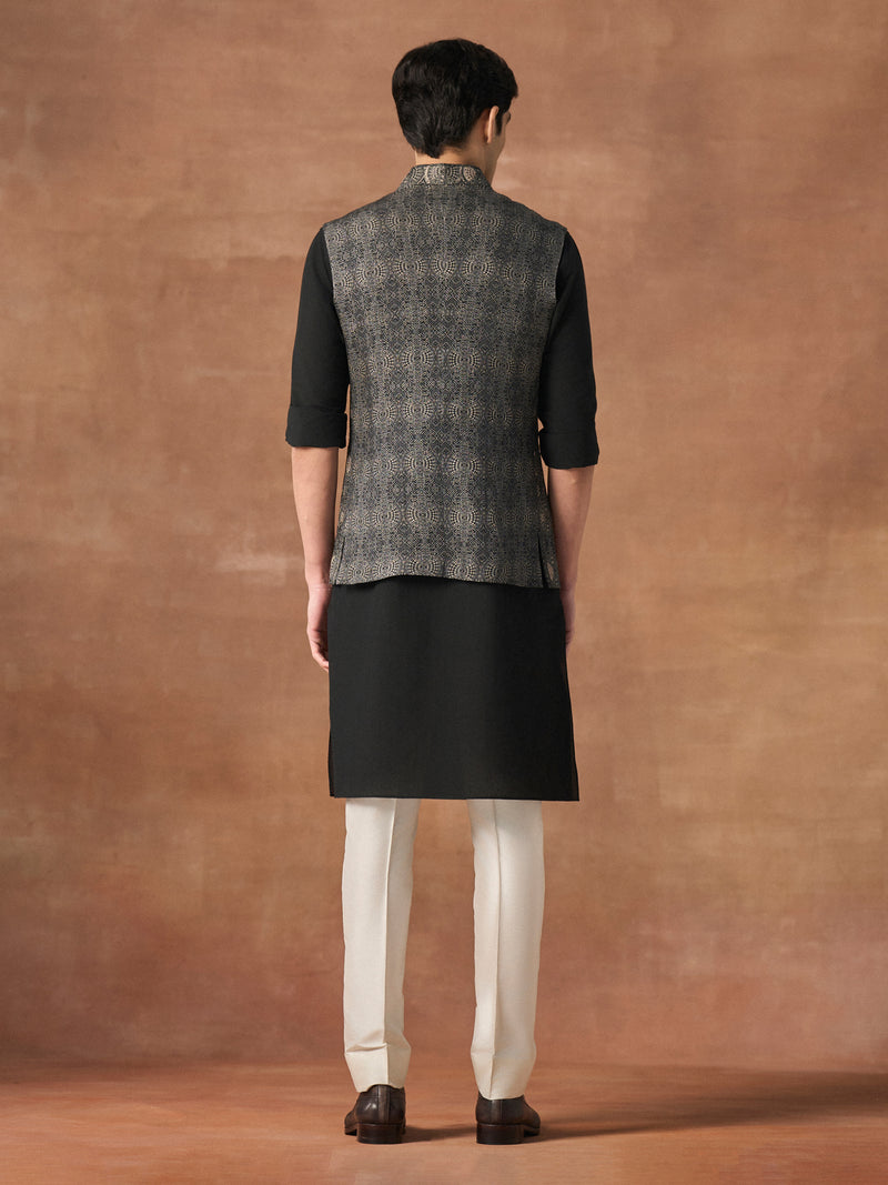LAYERED IMPRINT WAISTCOAT