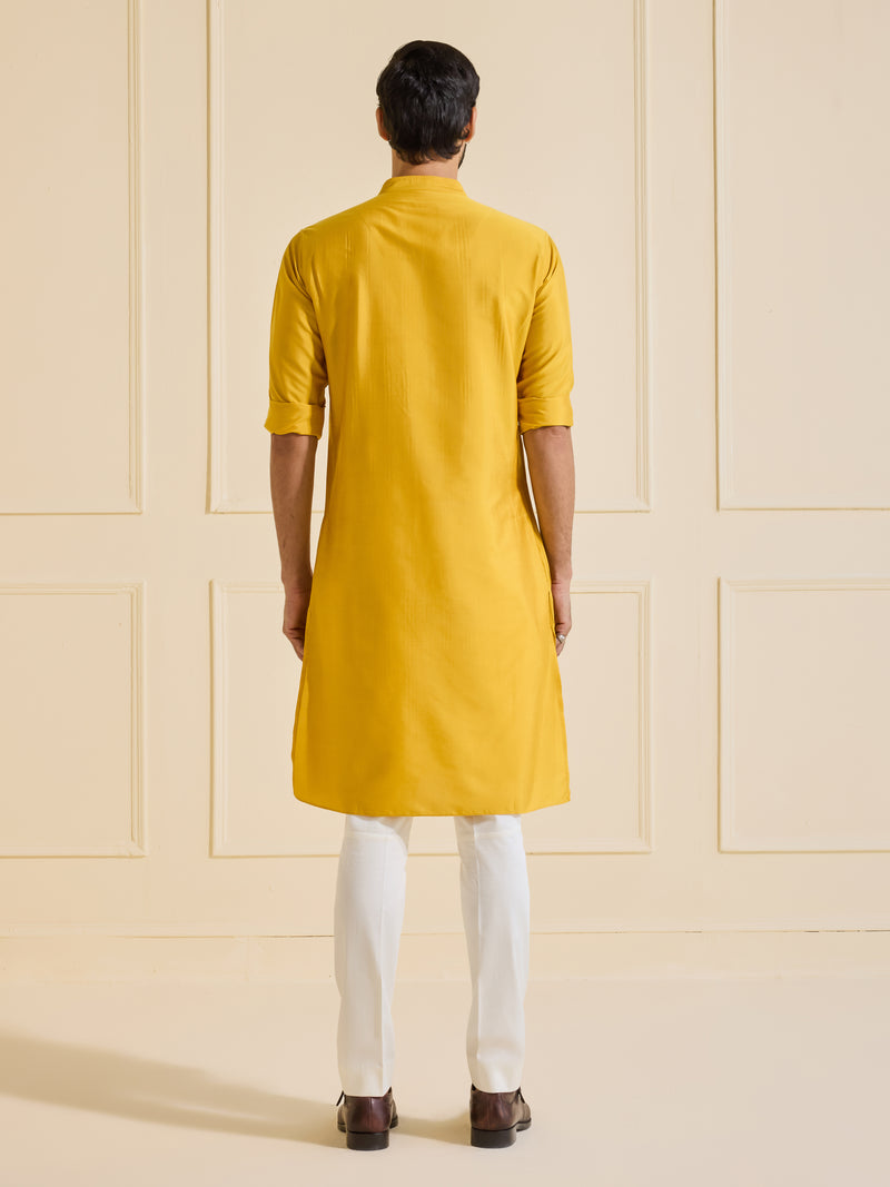 SUNLIT SPLENDOUR: THE REFINED ELEGANCE KURTA
