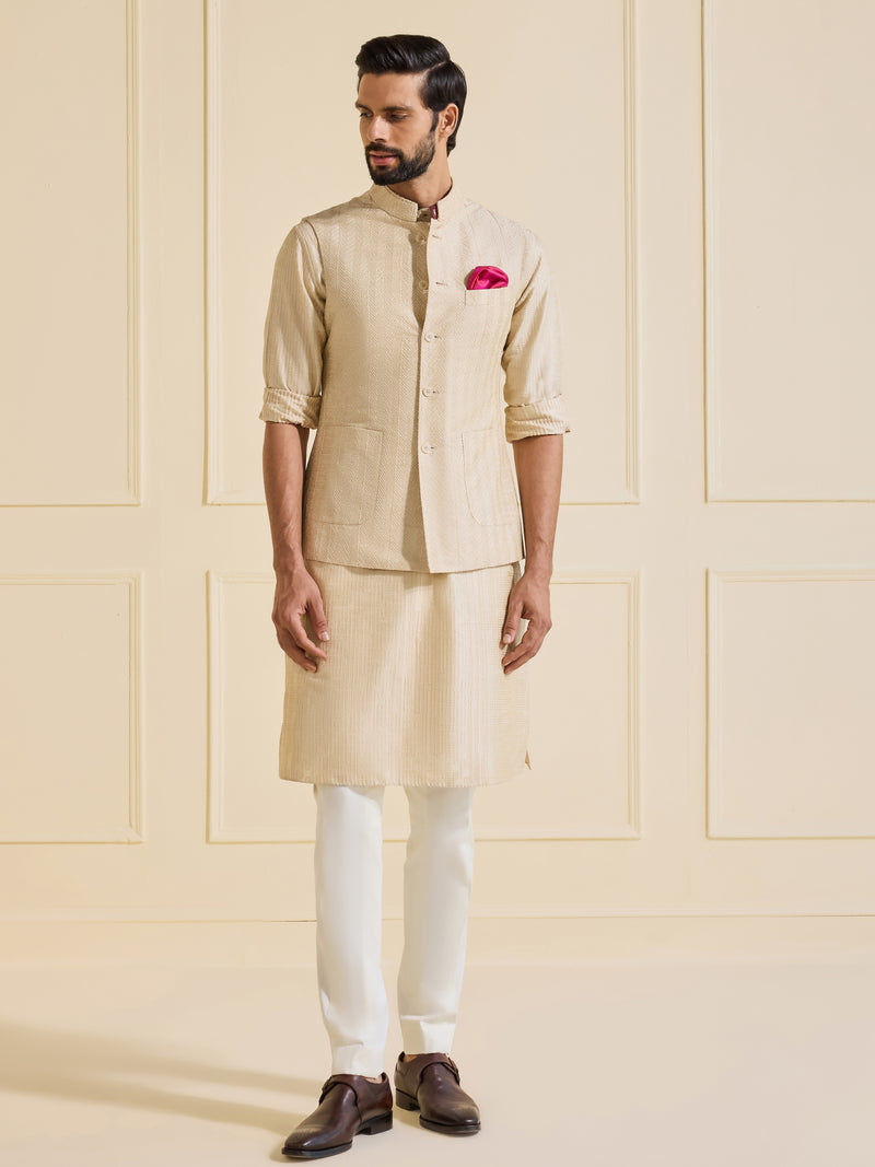REFINED ELEGANCE: THE RADIANT SHINE WAISTCOAT