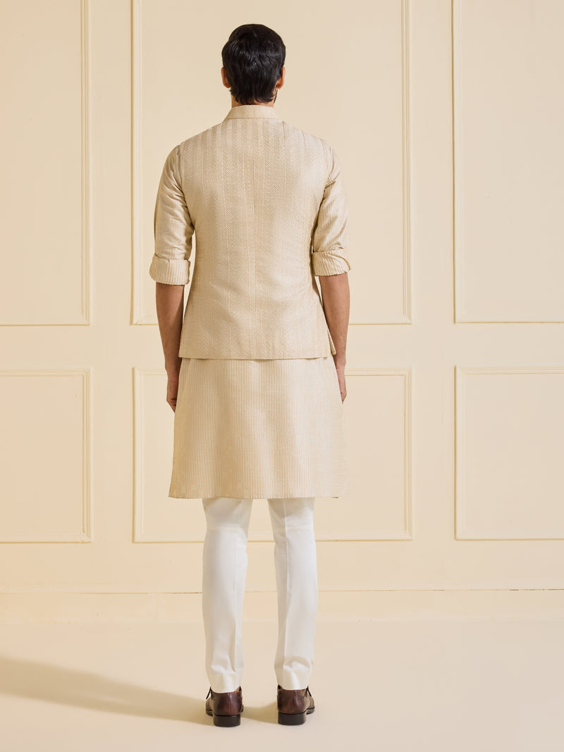 REFINED ELEGANCE: THE RADIANT SHINE WAISTCOAT