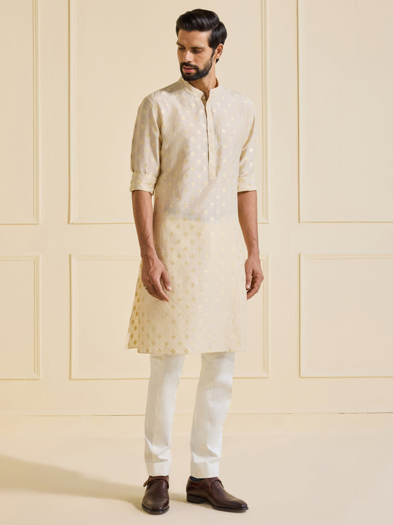 THE SERENE CHIC CHARM KURTA