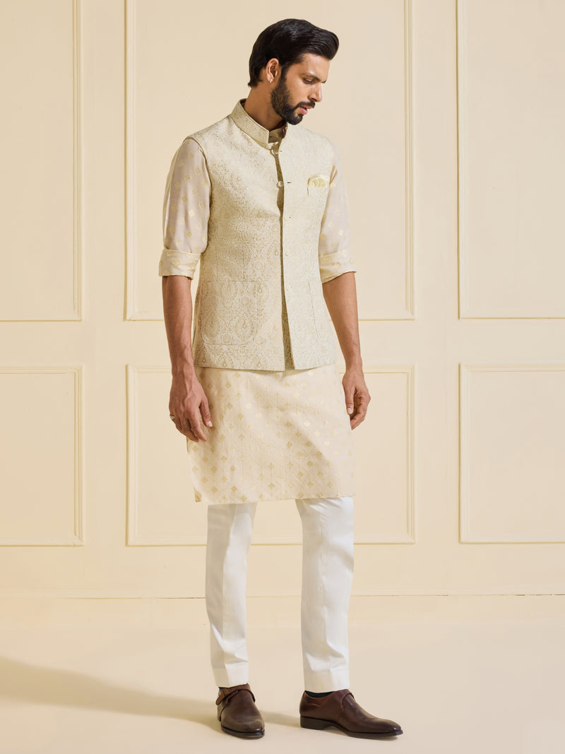 THE OPULENT CHIC CHARM TEXTURED WAISTCOAT