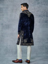 MONOCHROME ELEGANCE ACHKAN