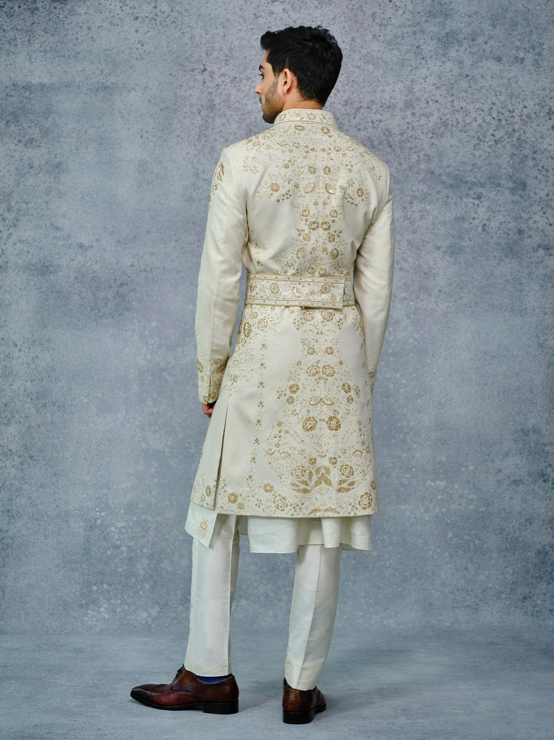 ELEGANCE ACHKAN