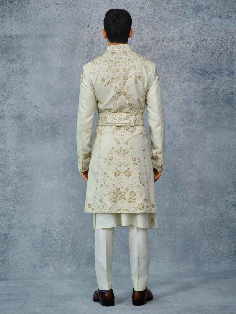 ELEGANCE ACHKAN